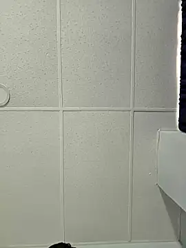 Snapshot of Nikkierosee chatting on 10-18-25, 05:48 Nikkierosee online show from 10-18-25, 05:48