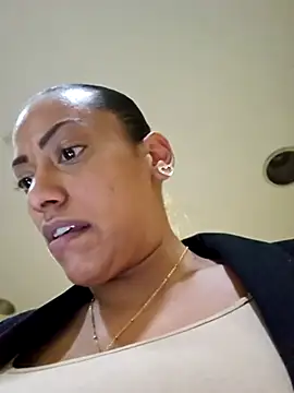 Snapshot of Nikkierosee chatting on 03-01-25, 11:47 Nikkierosee online show from 03-01-25, 11:47