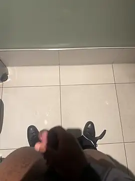 chocolatelongstrokes online show from 04-04-26, 07:26