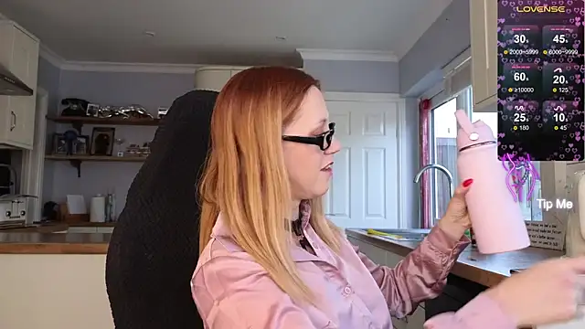 stripmequick online show from 09-18-25, 09:23