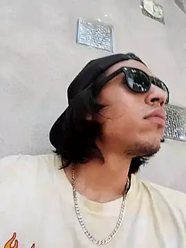 AlexAlejandro13 online show from 05-22-26, 08:29