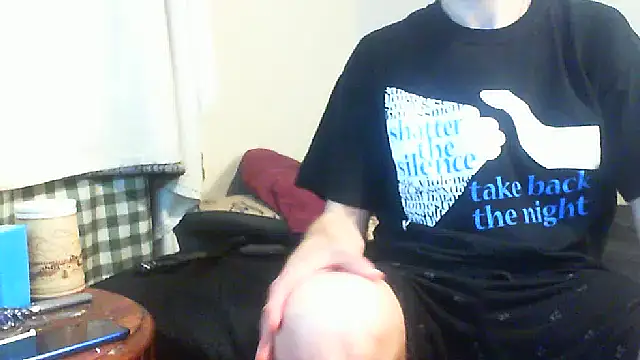 Bottomslut4tops84 online show from 04-27-26, 12:08