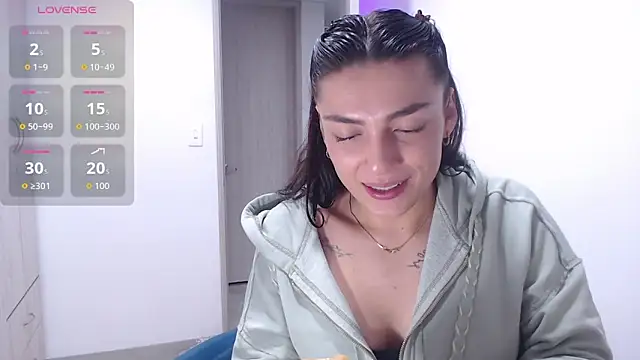 Snapshot of EricaVanderhill chatting on 10-22-25, 12:54 EricaVanderhill online show from 10-22-25, 12:54