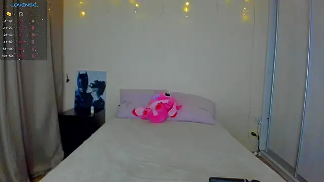 Snapshot of Bella_Foryou chatting on 02-21-25, 12:38 Bella Foryou online show from 02-21-25, 12:38