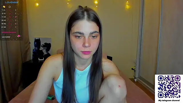 Snapshot of Bella_Foryou chatting on 03-05-25, 02:01 Bella Foryou online show from 03-05-25, 02:01
