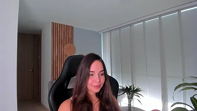 AnnieHallX online show from 04-25-26, 09:12