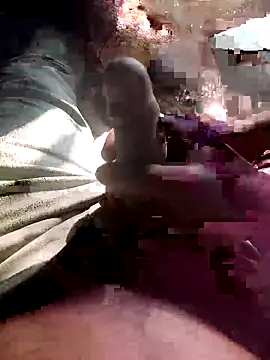 FinableKnee online show from 11-17-25, 03:54