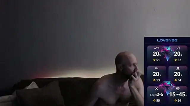 MaxRouger online show from 11-12-25, 06:28