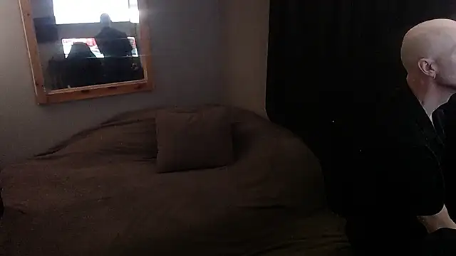 MaxRouger online show from 03-26-26, 05:06