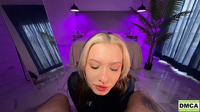 Snapshot of _blowjob_queen chatting on 09-18-25, 10:13  blowjob queen online show from 09-18-25, 10:13