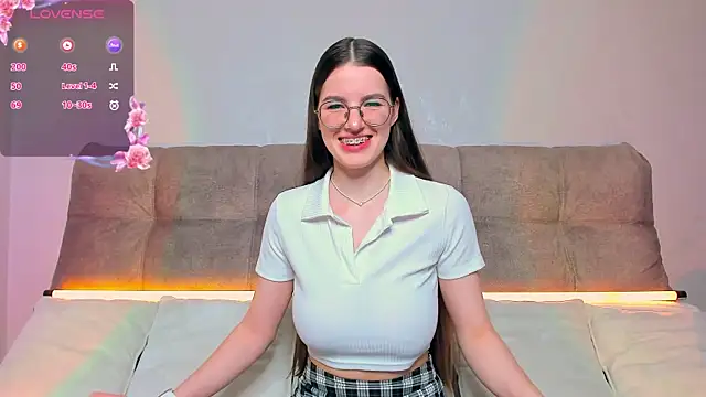 AriellaTesk online show from 11-18-25, 02:38