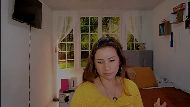 Snapshot of vanessabrown_ chatting on 05-03-26, 02:53 vanessabrown online show from 05-03-26, 02:53
