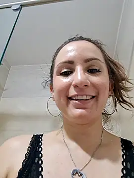 Snapshot of vanessabrown_ chatting on 06-26-26, 10:48 vanessabrown online show from 06-26-26, 10:48