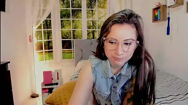 Snapshot of vanessabrown_ chatting on 06-19-26, 09:42 vanessabrown online show from 06-19-26, 09:42