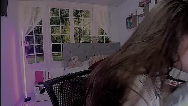 vanessabrown  online show from 04-04-26, 12:56