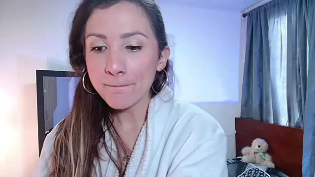 vanessabrown  online show from 03-18-25, 01:44