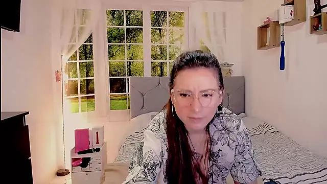 Snapshot of vanessabrown_ chatting on 06-16-26, 03:56 vanessabrown online show from 06-16-26, 03:56