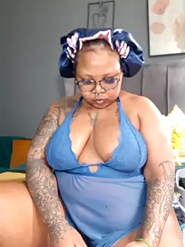 PearlSexxy69 online show from 10-15-25, 07:05