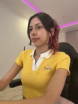 Snapshot of Sensualtease chatting on 02-27-26, 12:44 Sensualtease online show from 02-27-26, 12:44