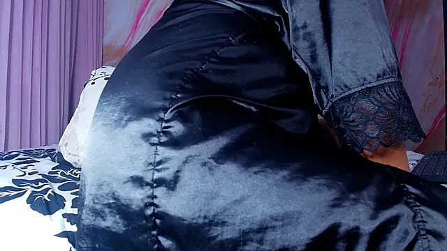 sofi decker online show from 04-01-26, 03:30