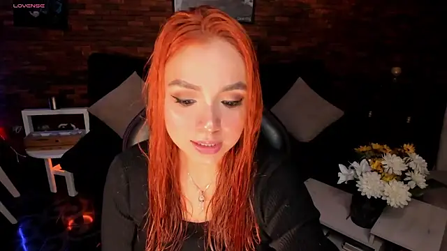Snapshot of GiaBrooksX chatting on 10-26-25, 12:11 GiaBrooksX online show from 10-26-25, 12:11