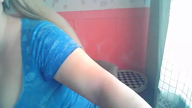 Snapshot of PinkPudding chatting on 10-22-25, 10:25 PinkPudding online show from 10-22-25, 10:25