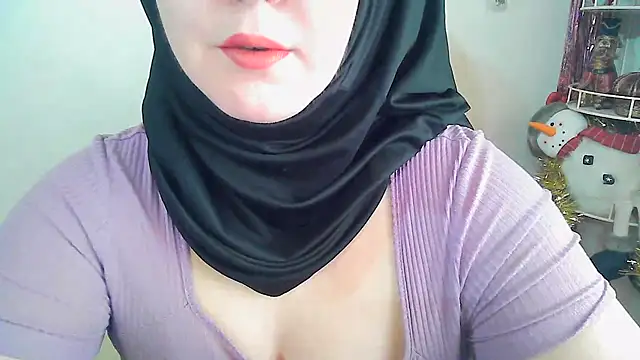 Snapshot of PinkPudding chatting on 12-24-24, 02:33 PinkPudding online show from 12-24-24, 02:33