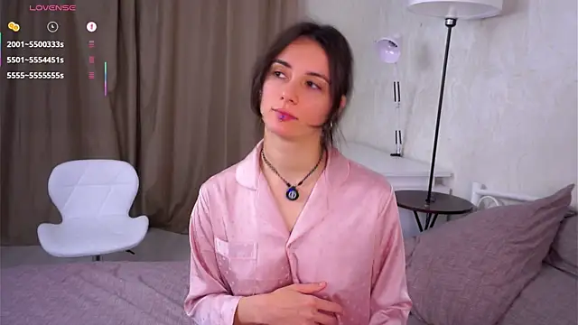 Holla Molly online show from 12-02-25, 05:20