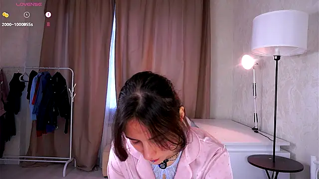 Holla Molly online show from 10-06-25, 05:19