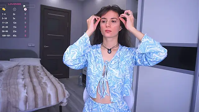 Holla Molly online show from 02-26-26, 05:51