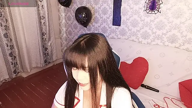 Snapshot of MissValday chatting on 10-24-25, 05:17 MissValday online show from 10-24-25, 05:17