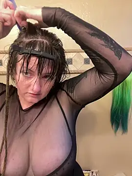 Snapshot of 1-800-FUCKYOU chatting on 10-04-25, 09:49 1-800-FUCKYOU online show from 10-04-25, 09:49