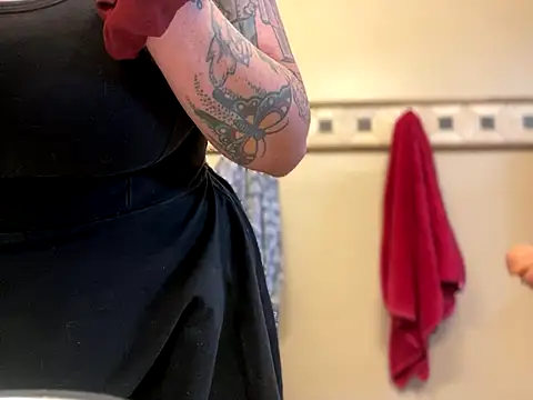 Snapshot of 1-800-FUCKYOU chatting on 09-16-25, 07:04 1-800-FUCKYOU online show from 09-16-25, 07:04