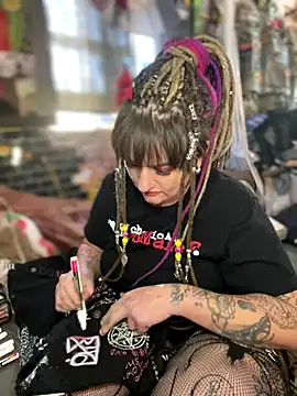 Snapshot of 1-800-FUCKYOU chatting on 09-19-25, 01:59 1-800-FUCKYOU online show from 09-19-25, 01:59