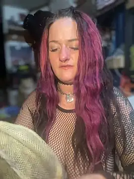 Snapshot of 1-800-FUCKYOU chatting on 01-21-25, 06:33 1-800-FUCKYOU online show from 01-21-25, 06:33