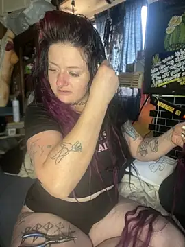 Snapshot of 1-800-FUCKYOU chatting on 01-04-25, 08:16 1-800-FUCKYOU online show from 01-04-25, 08:16