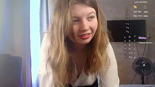 Vivian cutie online show from 06-20-26, 10:31