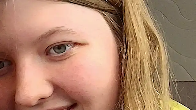 Vivian cutie online show from 10-22-25, 04:39