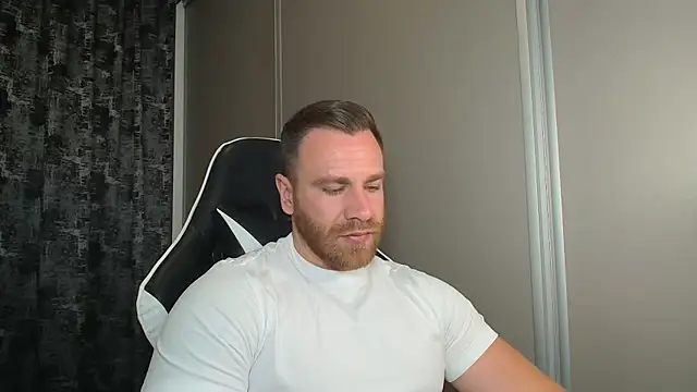 Snapshot of Thori92 chatting on 06-14-26, 01:34 Thori92 online show from 06-14-26, 01:34