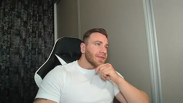 Snapshot of Thori92 chatting on 06-03-26, 04:44 Thori92 online show from 06-03-26, 04:44