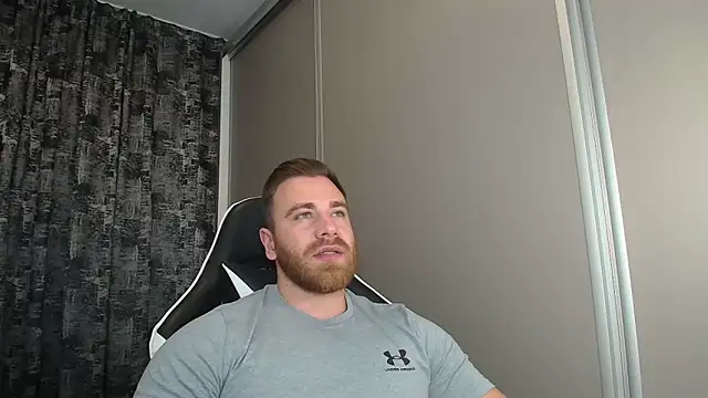 Thori92 online show from 11-18-25, 06:44