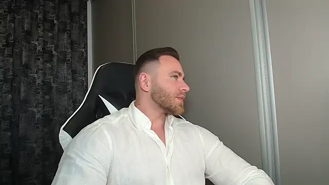 Snapshot of Thori92 chatting on 06-05-26, 06:02 Thori92 online show from 06-05-26, 06:02