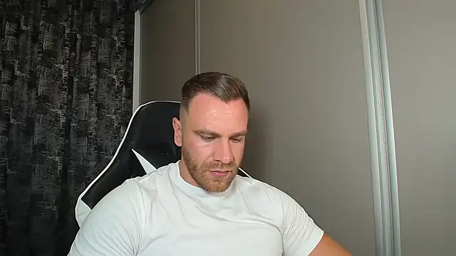 Snapshot of Thori92 chatting on 07-16-26, 06:38 Thori92 online show from 07-16-26, 06:38