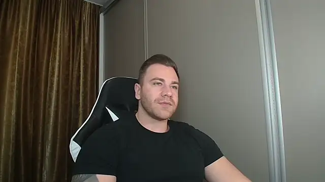 Thori92 online show from 12-14-25, 01:06