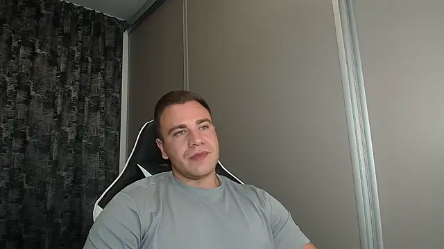 Thori92 online show from 09-20-25, 05:18