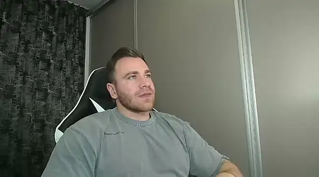Thori92 online show from 02-03-25, 06:49