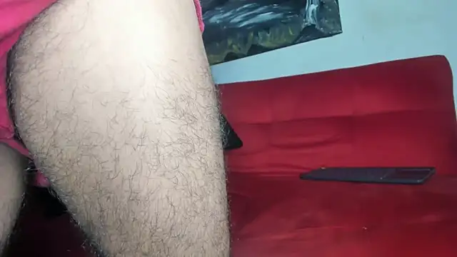 sweatyhairypig23 online show from 11-26-25, 08:25