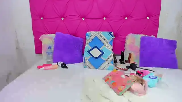 VivianPorto online show from 12-18-25, 03:05