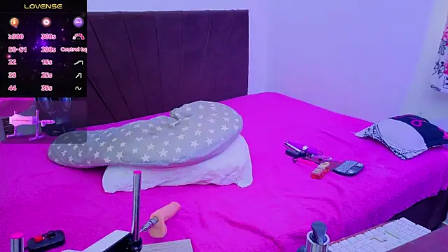 I am kim online show from 02-15-26, 07:13