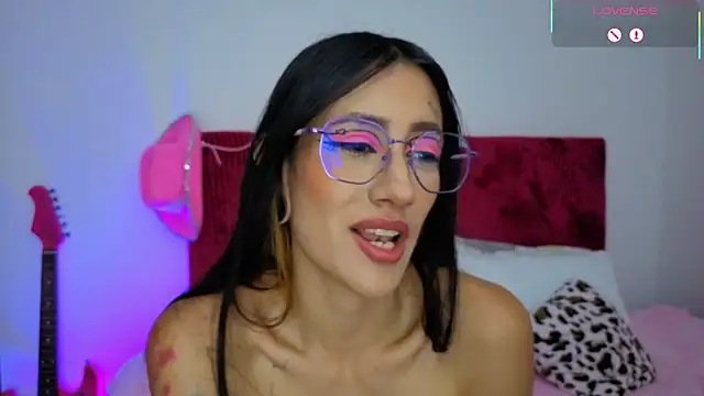 I am kim online show from 05-27-26, 01:57